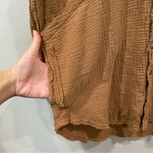 Flawless Exposed Seam Button Front Oversized Shirt Brown Small - Picture 6 of 10